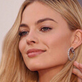 Margot Robbie.
