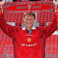Teddy Sheringham signs for Manchester United.