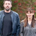 Ben Affleck and Jennifer Garner are divorcing.