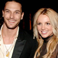 Britney Spears marries Kevin Federline.